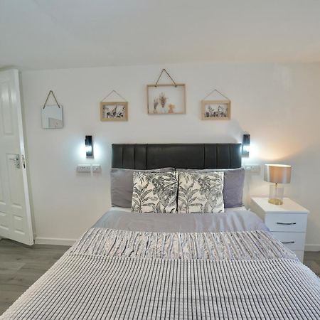 Luxury Flats In Southsea Portsmouth - Free Parking Apartment ภายนอก รูปภาพ