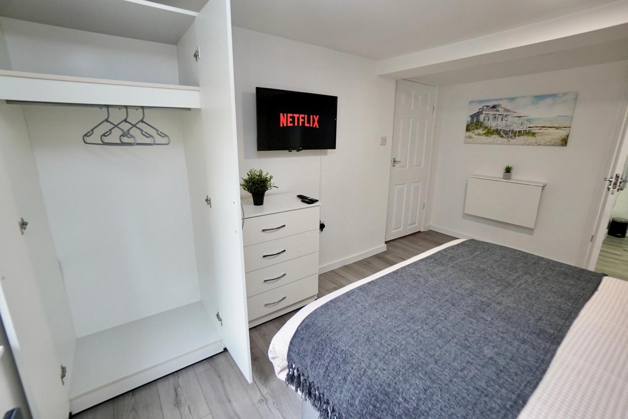 Luxury Flats In Southsea Portsmouth - Free Parking Apartment ภายนอก รูปภาพ